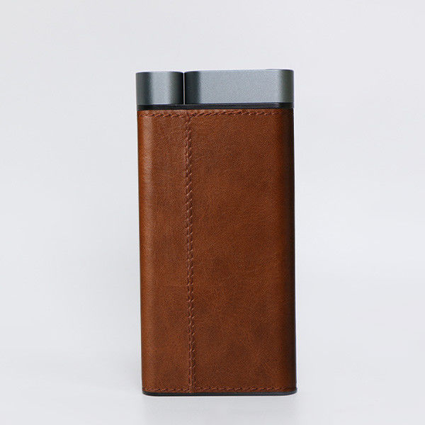 10000mAh Power Bank Finition en cuir en coque métallique 2 ports USB-A 1 ports type-C