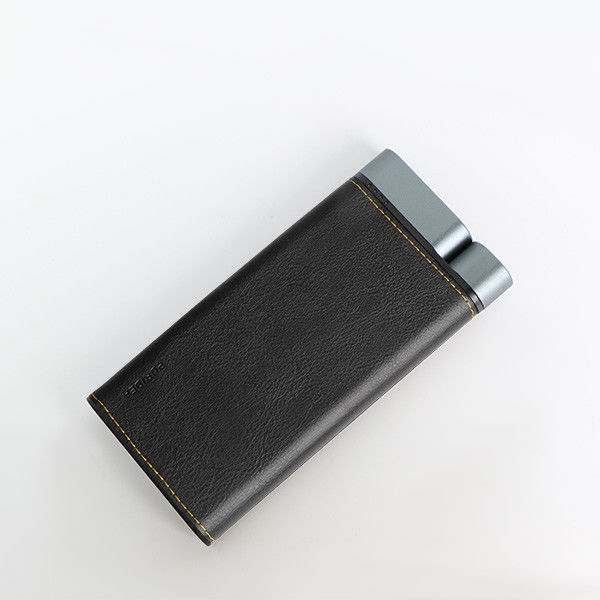 10000mAh Power Bank Finition en cuir en coque métallique 2 ports USB-A 1 ports type-C