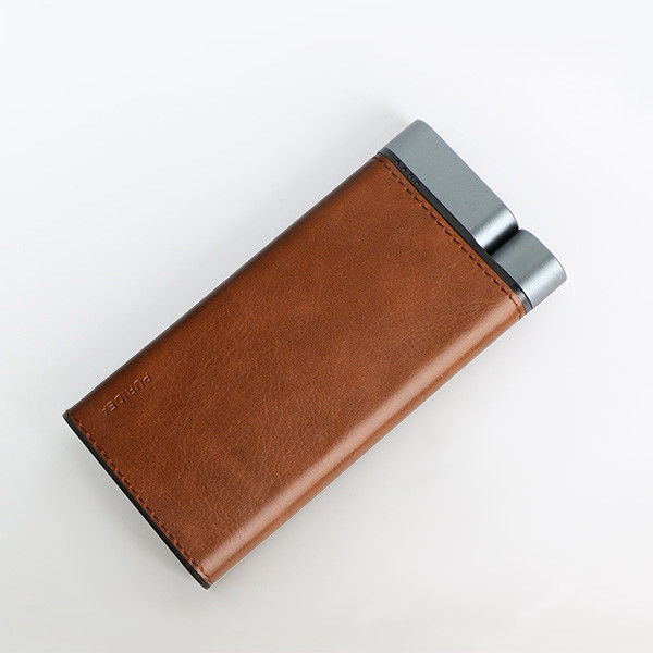 10000mAh Power Bank Finition en cuir en coque métallique 2 ports USB-A 1 ports type-C