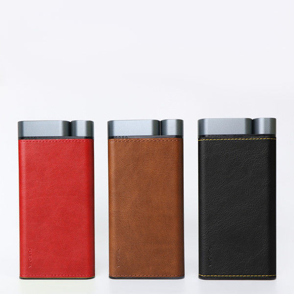 10000mAh PD20W Banque d'alimentation en cuir de coque métallique Finition 2pcs USB-A 1PC Ports de type-C
